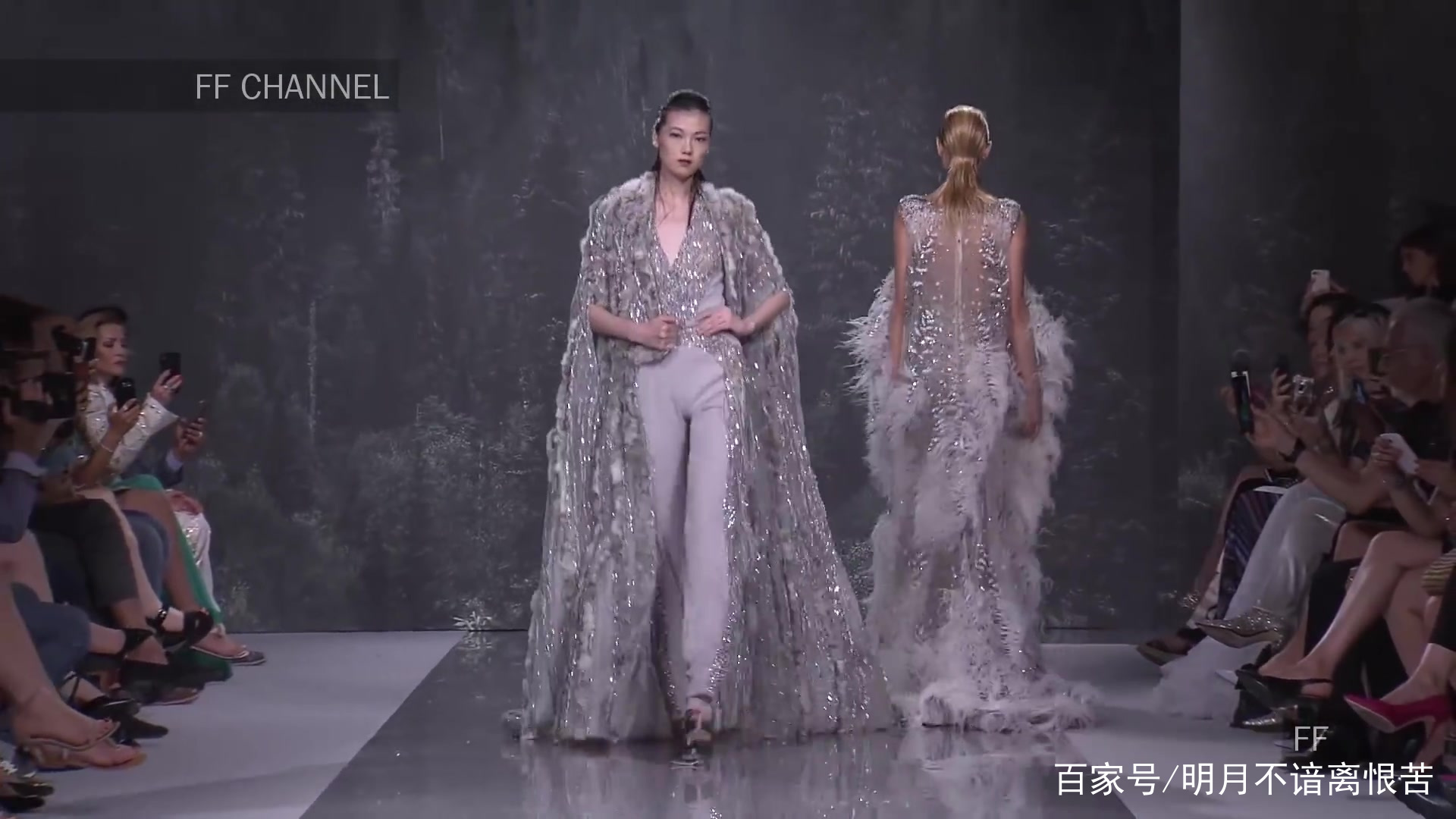 【三亿体育官网】北京发布新版餐饮服务指引 全面推行公筷公勺(图1) 三亿体育手机版