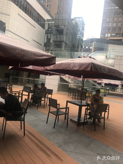 三亿体育手机版:乞丐和玫瑰(图1) 三亿体育官网