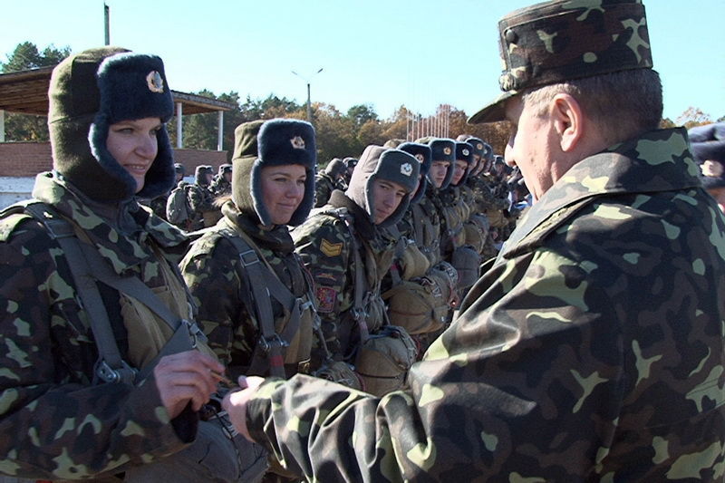 三亿体育-长安汽车携22款车型亮相 CS75 PLUS车展首秀(图2) 三亿体育