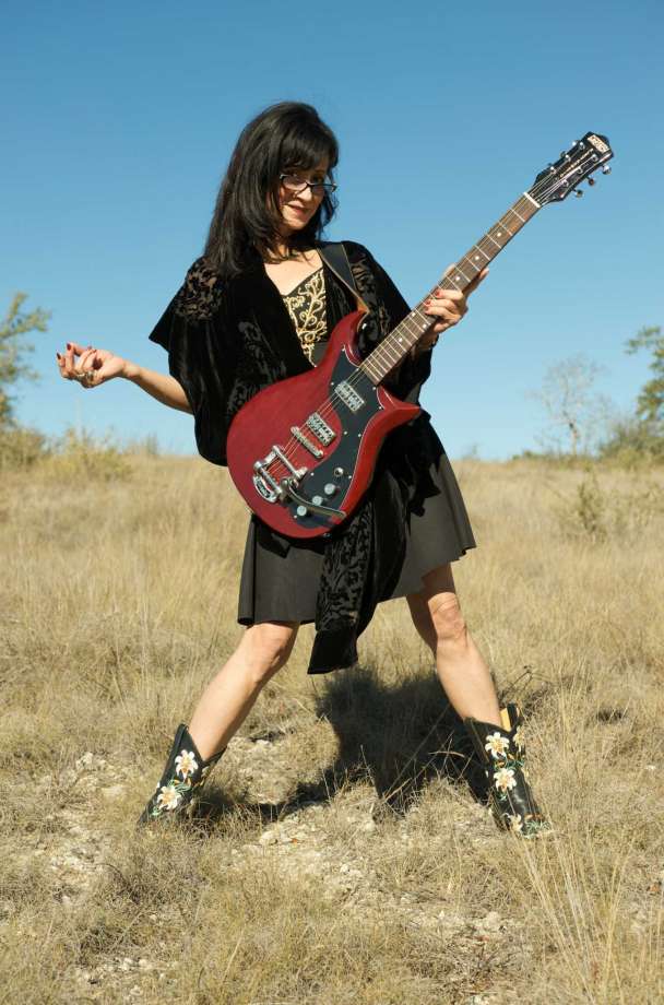 海南:海南海口:凤梨园里话丰收“三亿体育手机版”(图2) 三亿体育