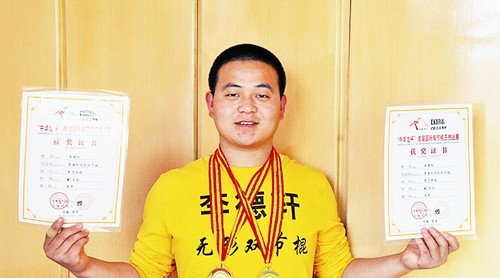 【三亿体育】雪莉为什么退出fx组合 雪莉退团原因曝光都是自己作(图2) 三亿体育官网
